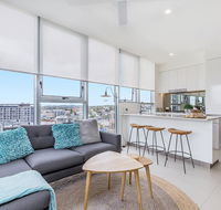 KOZYGURU NEWSTEAD DESIGNER 2 BED APT FREE PARKING POOL  GYM QNE088 - Tourism Noosa