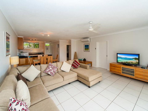 Lagoon 003 - Tourism Noosa 0