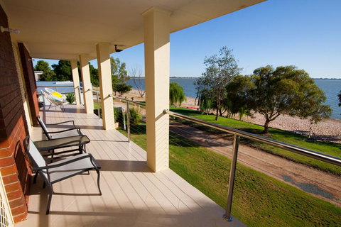 Lake Boga Waterfront Holiday House - Tourism Noosa 1