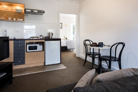 Lake Daylesford Apartment 3 - Tourism Noosa 3