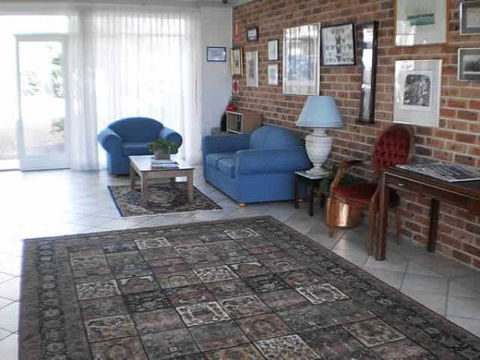 Lake Haven Motor Inn - Tourism Noosa 2