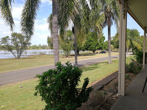 Lakeside Lodge Motel - Tourism Noosa 0