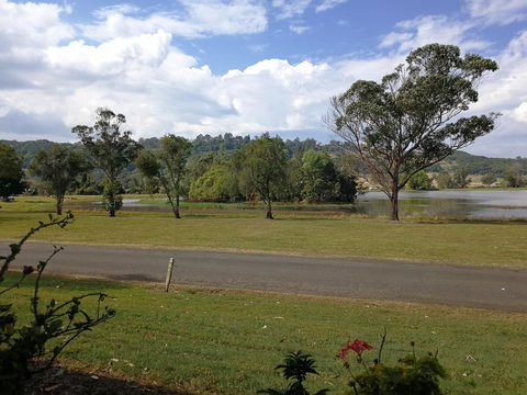 Lakeside Lodge Motel - Tourism Noosa 1