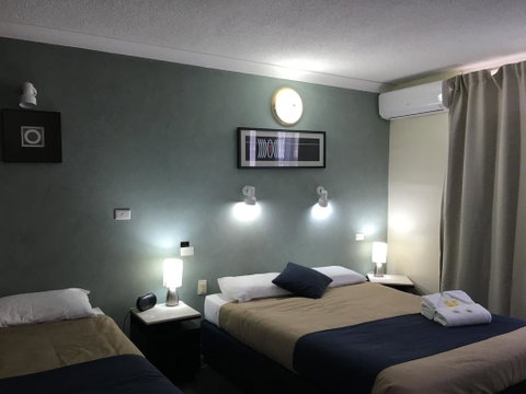 Lakeview Motor Inn - Tourism Noosa 3