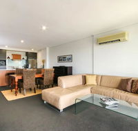 Large 3 Bedroom Apartment with River Views near the Stadium - Tourism Noosa