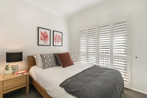 Large And Airy Unit In Quiet Riverside Suburb - Tourism Noosa 2