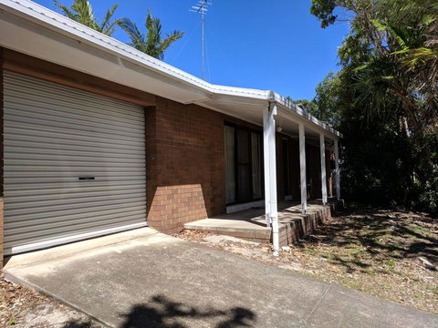 Lazy Days - Tourism Noosa 0