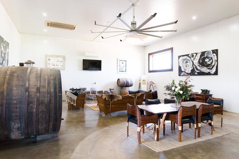 Lazy River Estate Boat House Villa - Tourism Noosa 0