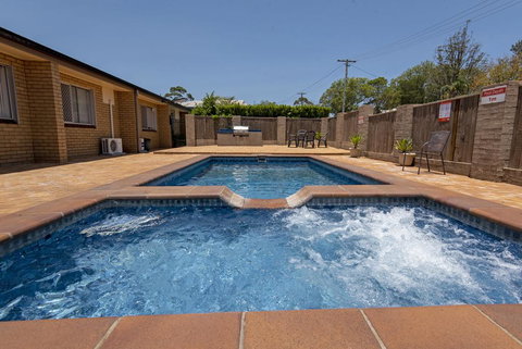 Leichhardt Motor Inn - Tourism Noosa 2