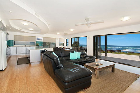 Lennox On The Beach Unit 1 - Lennox Head - Tourism Noosa 1