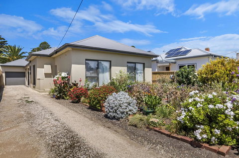 Linsdale - Tourism Noosa 0