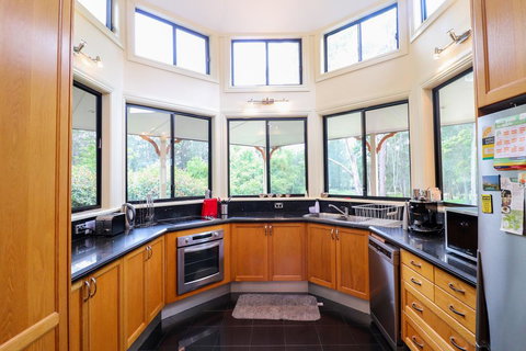 Lumeah House - Tourism Noosa 2