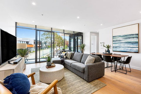 Luxe 101 @ Martha Cove Waterfront Luxury On The Marina, Walk To Beach - Tourism Noosa 2