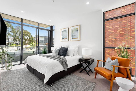 Luxe 101 @ Martha Cove Waterfront Luxury On The Marina, Walk To Beach - Tourism Noosa 3