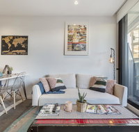 LUXURIOUS RIVERSIDE RESORT STYLE APARTMENTPOOLSPAGYMROOFTOP WITH CITY VIEWS - Tourism Noosa