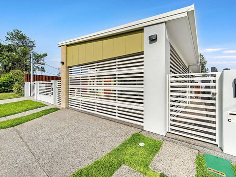 Luxury 1 Bedroom Home In Broadbeach Waters! - Tourism Noosa 0