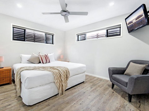 Luxury 1 Bedroom Home In Broadbeach Waters! - Tourism Noosa 3