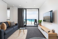 Luxury Beachfront Apartment In Newcastle