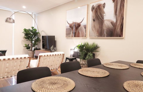 LUXURY Davcorp Executive Rentals - Free Wifi Wine Netflix And Parking In Brompton - Tourism Noosa 3