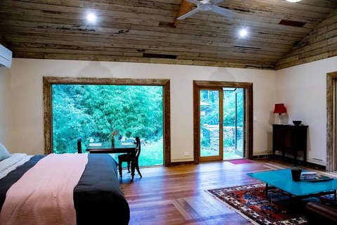 Luxury Forest Retreat - Puffing Billy - Tourism Noosa 0