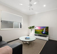Luxury Home close to Sleemans QE2 Hospital  Griffith Uni - Tourism Noosa