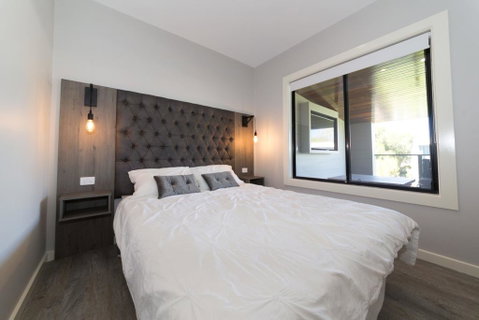 Luxury On Lewis - 6 Lewis Road - Tourism Noosa 0