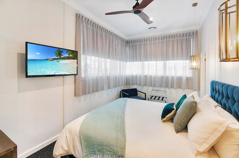 Luxury On The Esplanade - Tourism Noosa 3