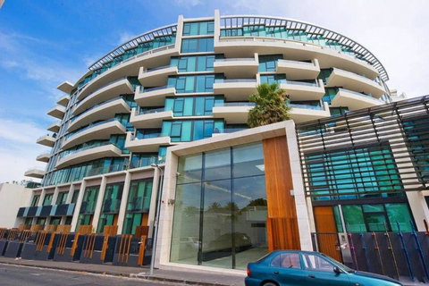 Luxury Opposite The Beach - Tourism Noosa 1