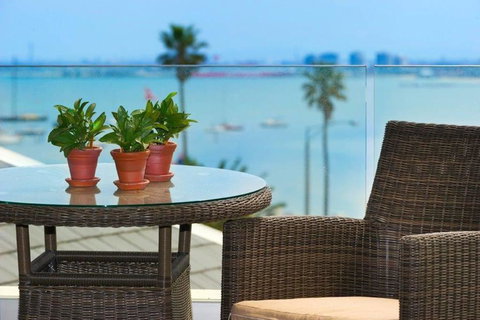 Luxury Opposite The Beach - Tourism Noosa 2