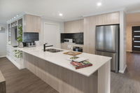 Luxury renovated home-5BR-meters from the beach