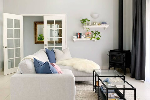 Luxury Storybook Manor Guest Suite - Tourism Noosa 0