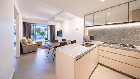 LuxuryBrandNew2Bedroom:HotTub,Pool,BarWiFi&CarPark - Tourism Noosa 2