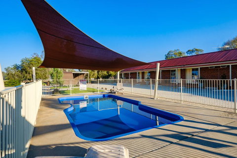 Lydoun Motel - Tourism Noosa 0
