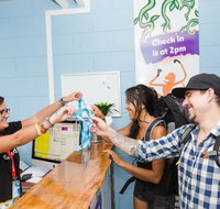 Mad Monkey Backpackers Waterfront - Tourism Noosa
