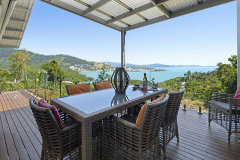 MANDALAY ESCAPE, SECLUSION & SERENITY WITH A POOL - Tourism Noosa 1