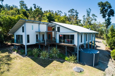MANDALAY ESCAPE, SECLUSION & SERENITY WITH A POOL - Tourism Noosa 2