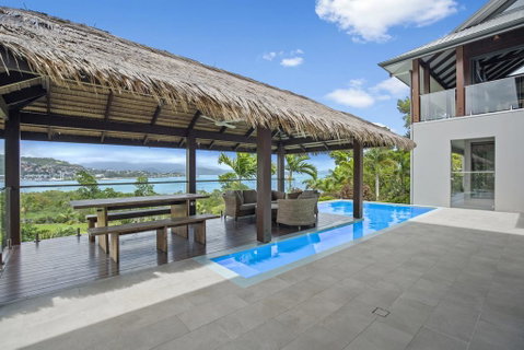 Mandalay Luxury Retreat - Tourism Noosa 0