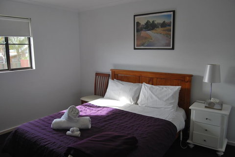 Maple Tree Cottage - Tourism Noosa 3
