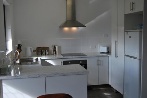 Maple Tree Cottage - Tourism Noosa 1