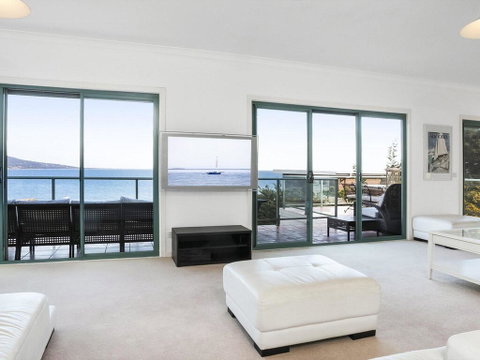 Martha's Villa - Tourism Noosa 0