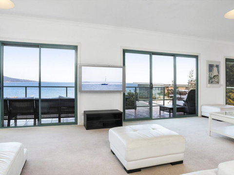 Martha's Villa - Tourism Noosa 1