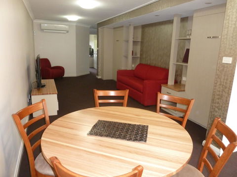 McNevins Tamworth Motel - Tourism Noosa 2