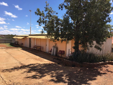 Meekatharra Hotel - Tourism Noosa 1