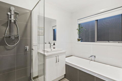 Merrijig Haven 78 - Tourism Noosa 1