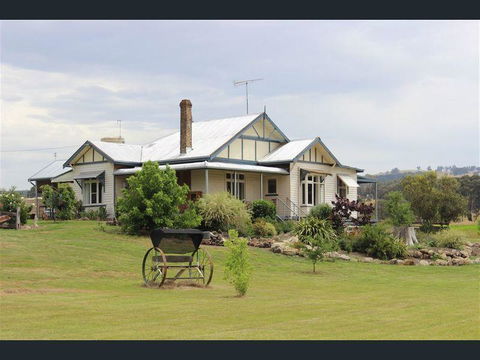 Merton Manor - Tourism Noosa 0