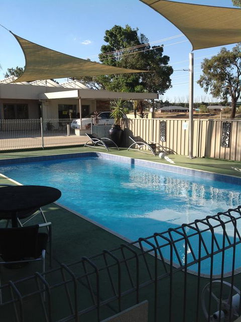 Mia Motel - Tourism Noosa 3
