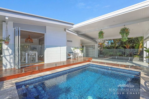 Miami Beachside Beach House - Tourism Noosa 3