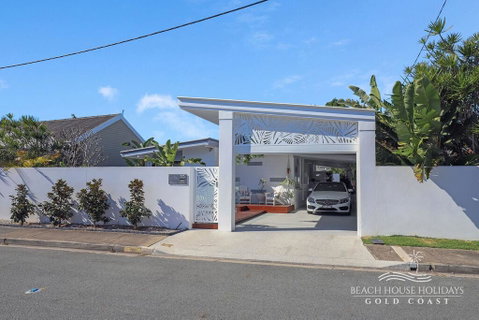 Miami Beachside Beach House - Tourism Noosa 1