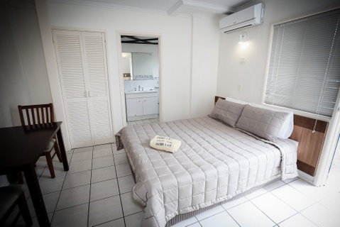 Miami Shore Apartments & Motel - Tourism Noosa 3