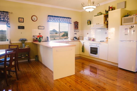 Milford Country Cottages - Tourism Noosa 3